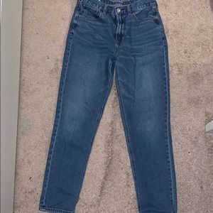 American Eagle high washed mom jean